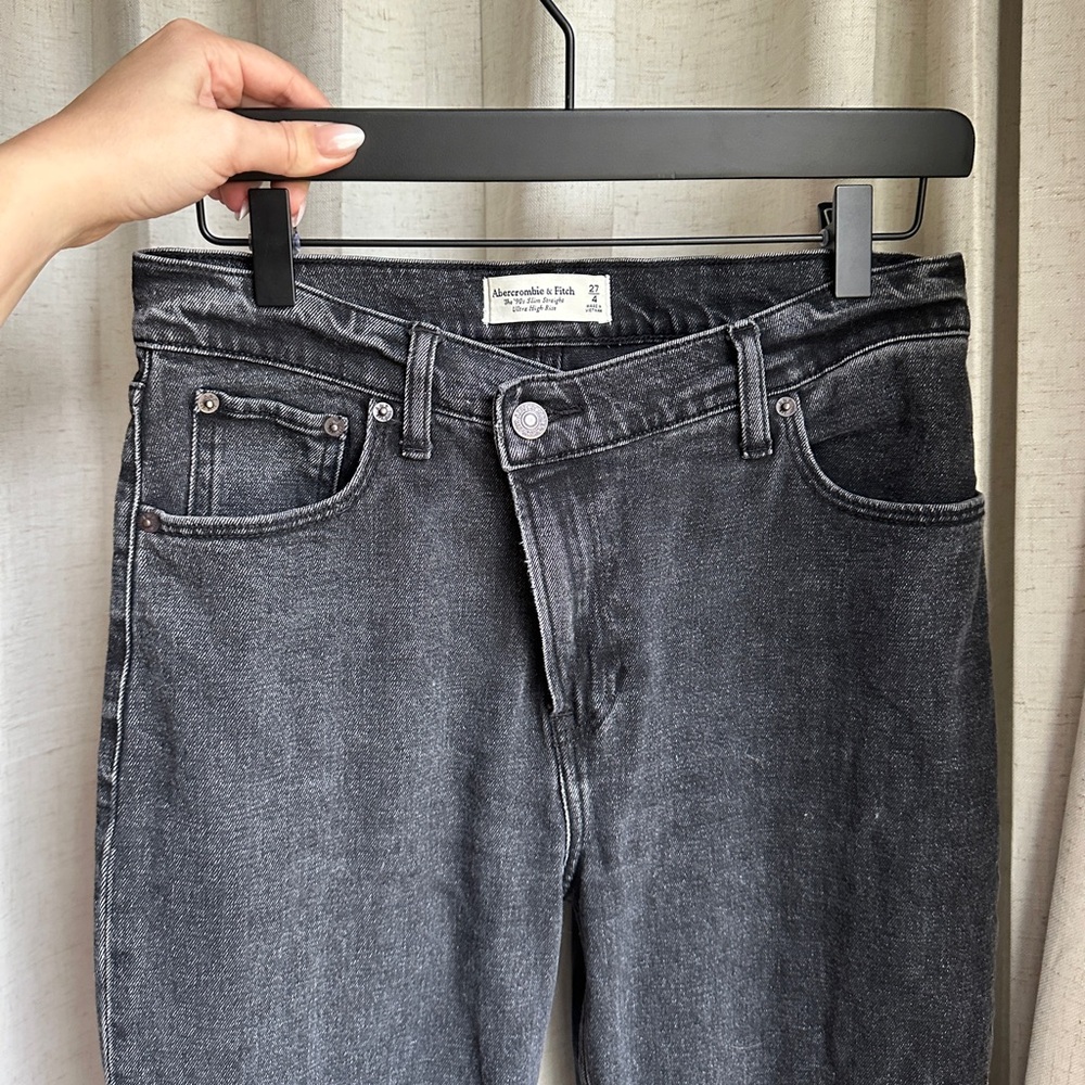 Abercrombie criss-cross 90s straight jeans